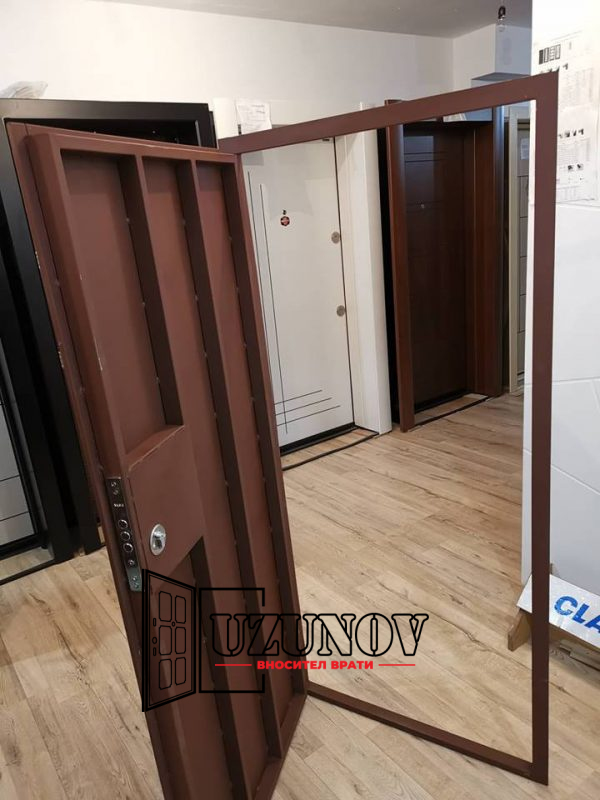 Готови метални врати за мазе - Евтина метална врата за мазе